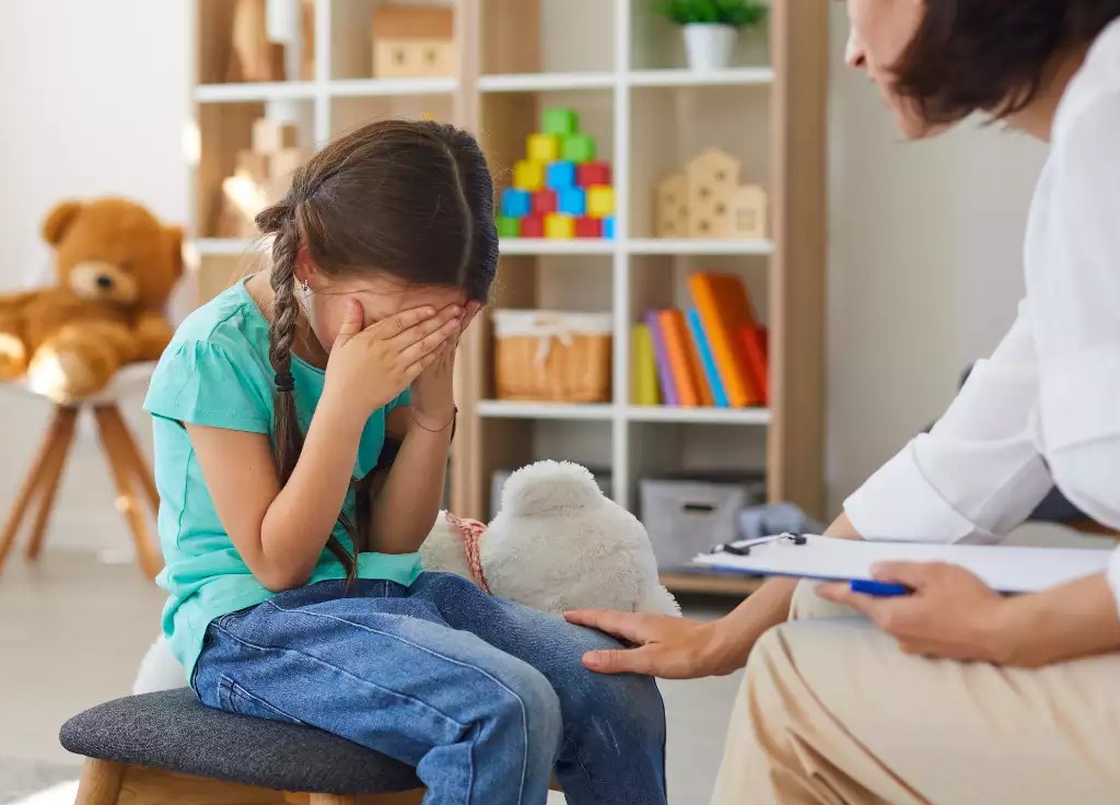 Consiliere psihologică pentru adolescenți - Suport pentru identitate, stres școlar și relații