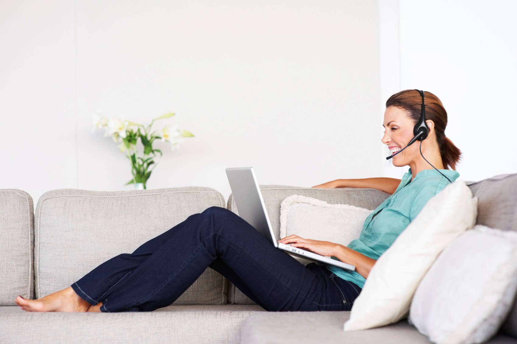 Ședință de consiliere psihologică online - Psiholog Daniela Ianoș oferind suport prin platforme digitale